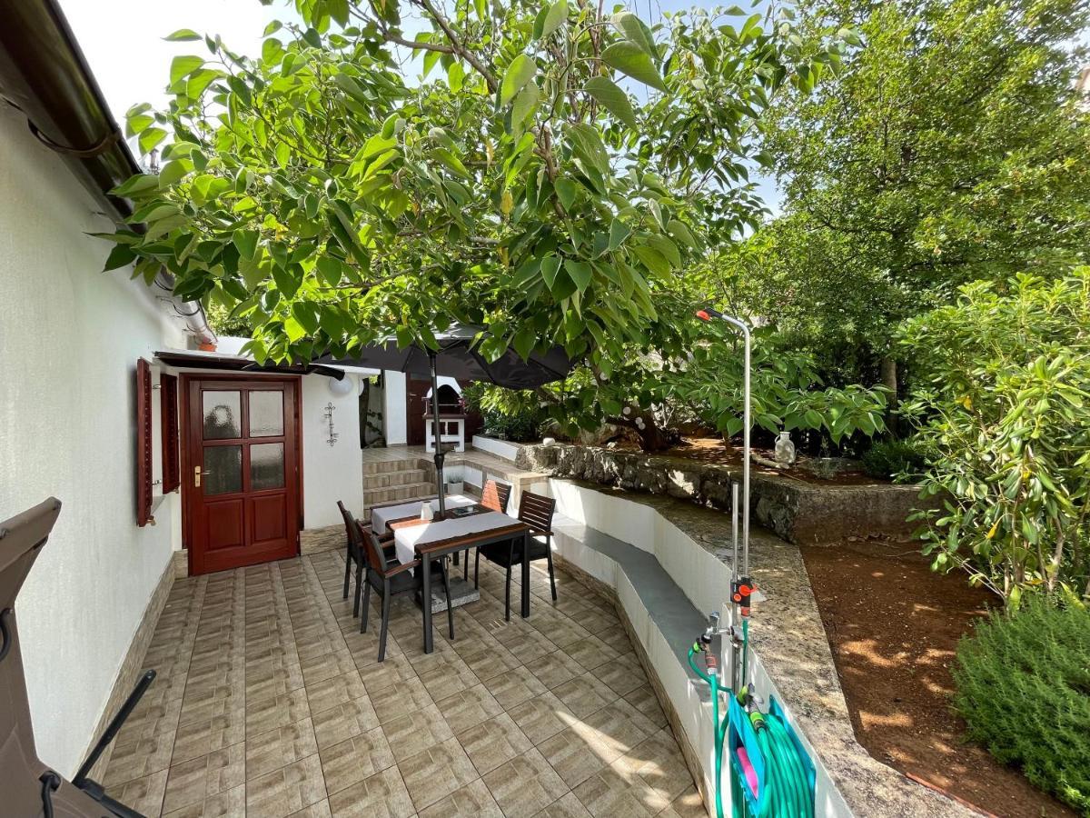 Holiday Home Cesarica Karlobag Exterior photo