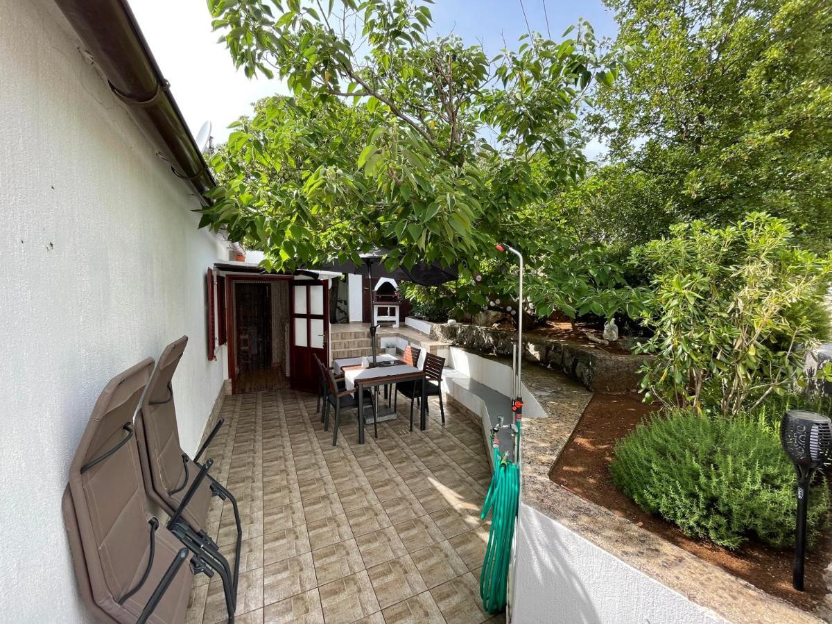 Holiday Home Cesarica Karlobag Exterior photo