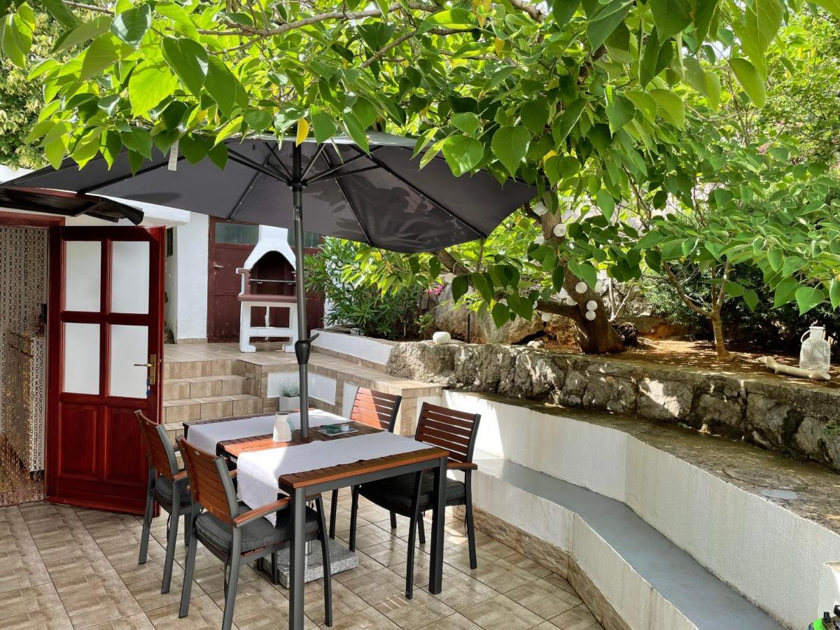 Holiday Home Cesarica Karlobag Exterior photo