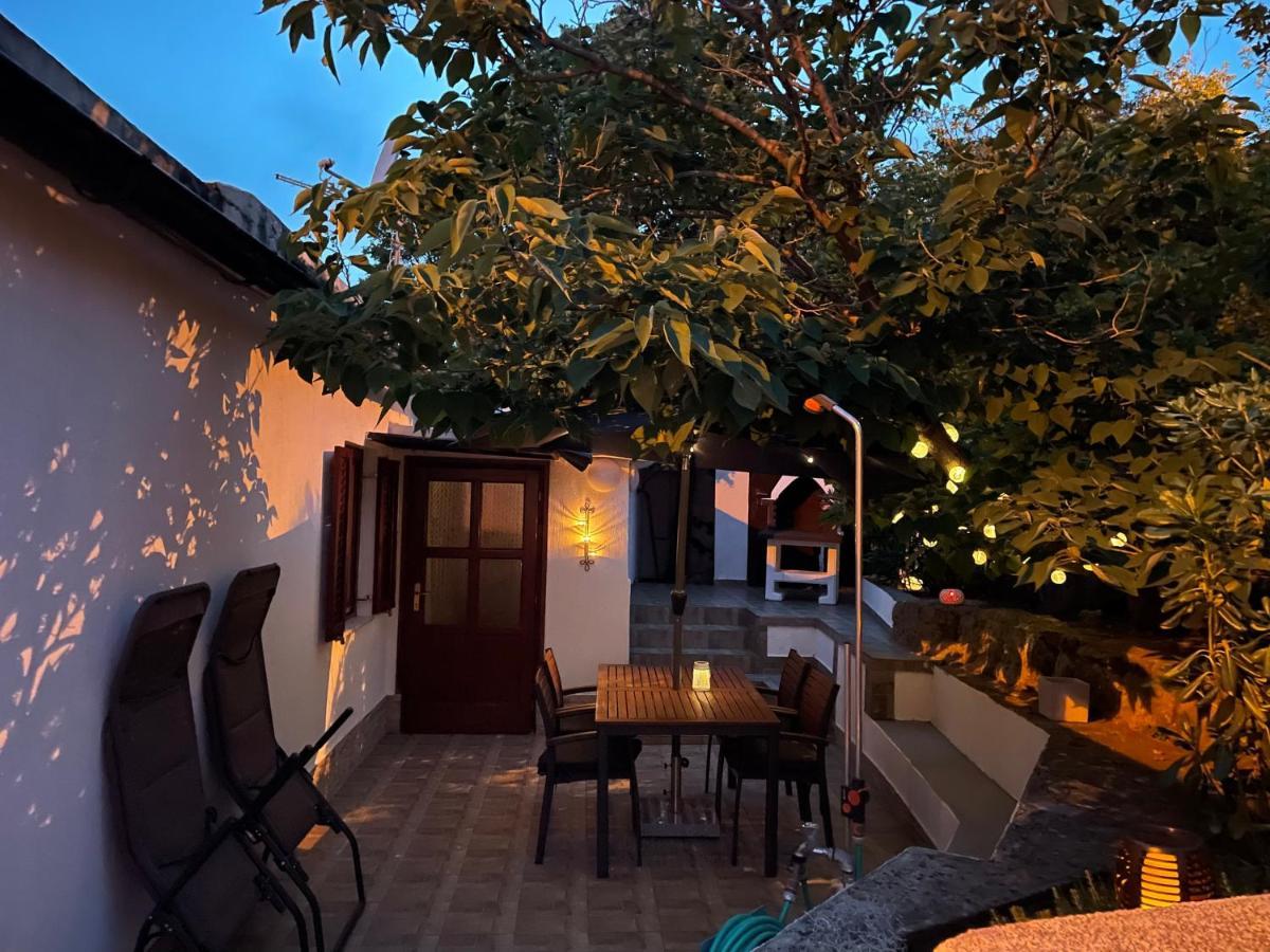 Holiday Home Cesarica Karlobag Exterior photo